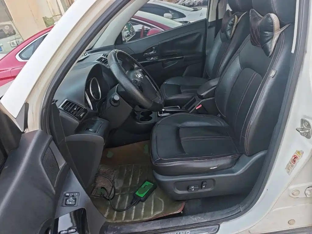 Landwind X5 2015 2015 1.5T CVT Pioneer Edition