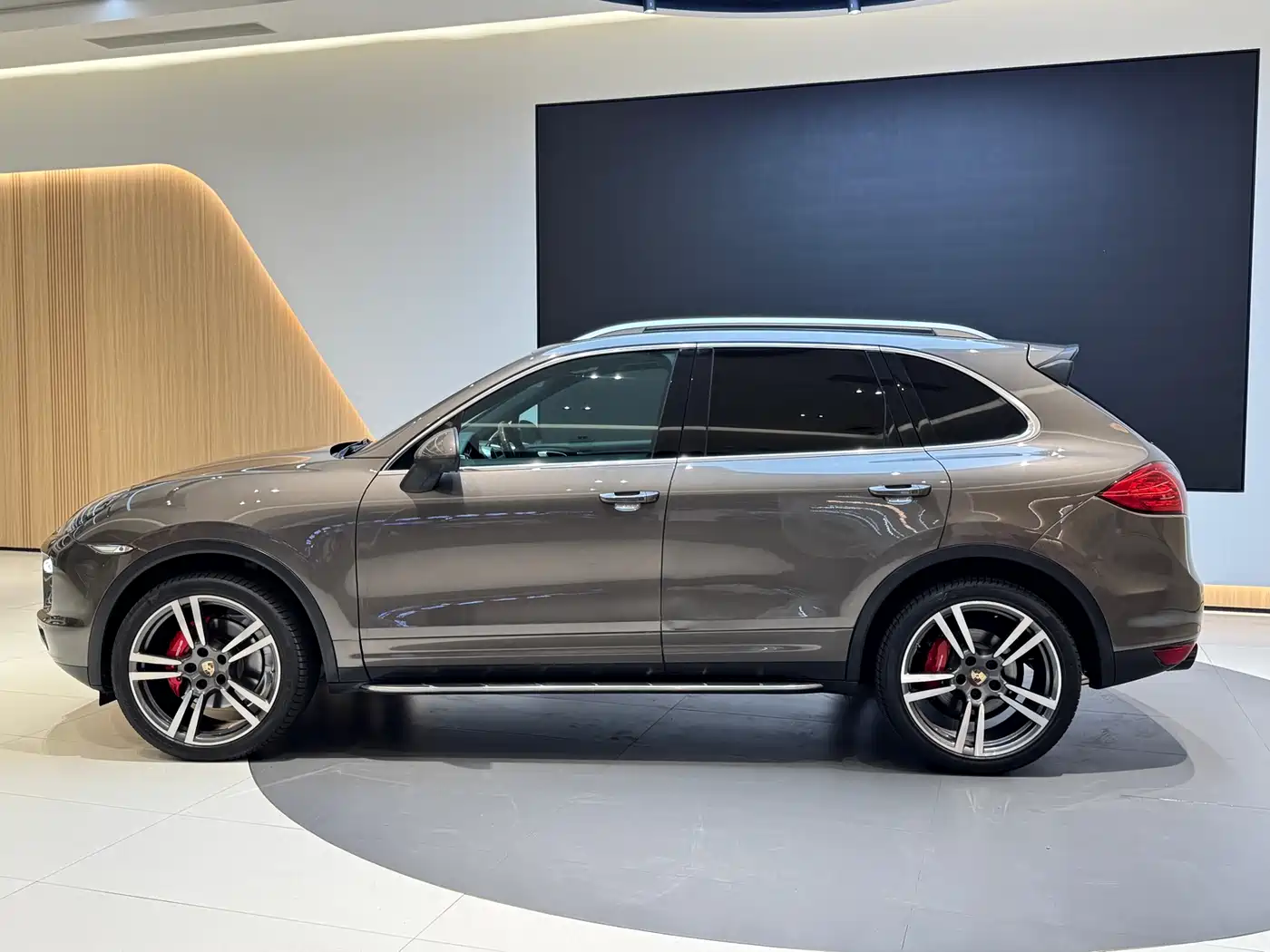 Porsche Cayenne 2014 Cayenne Platinum Edition 3.0T фото 4
