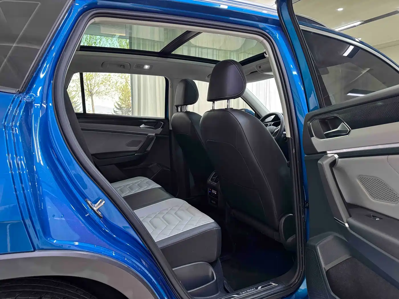 Volkswagen Tayron 2023 280TSI 2WD Luxury Plus Advanced Edition фото 9