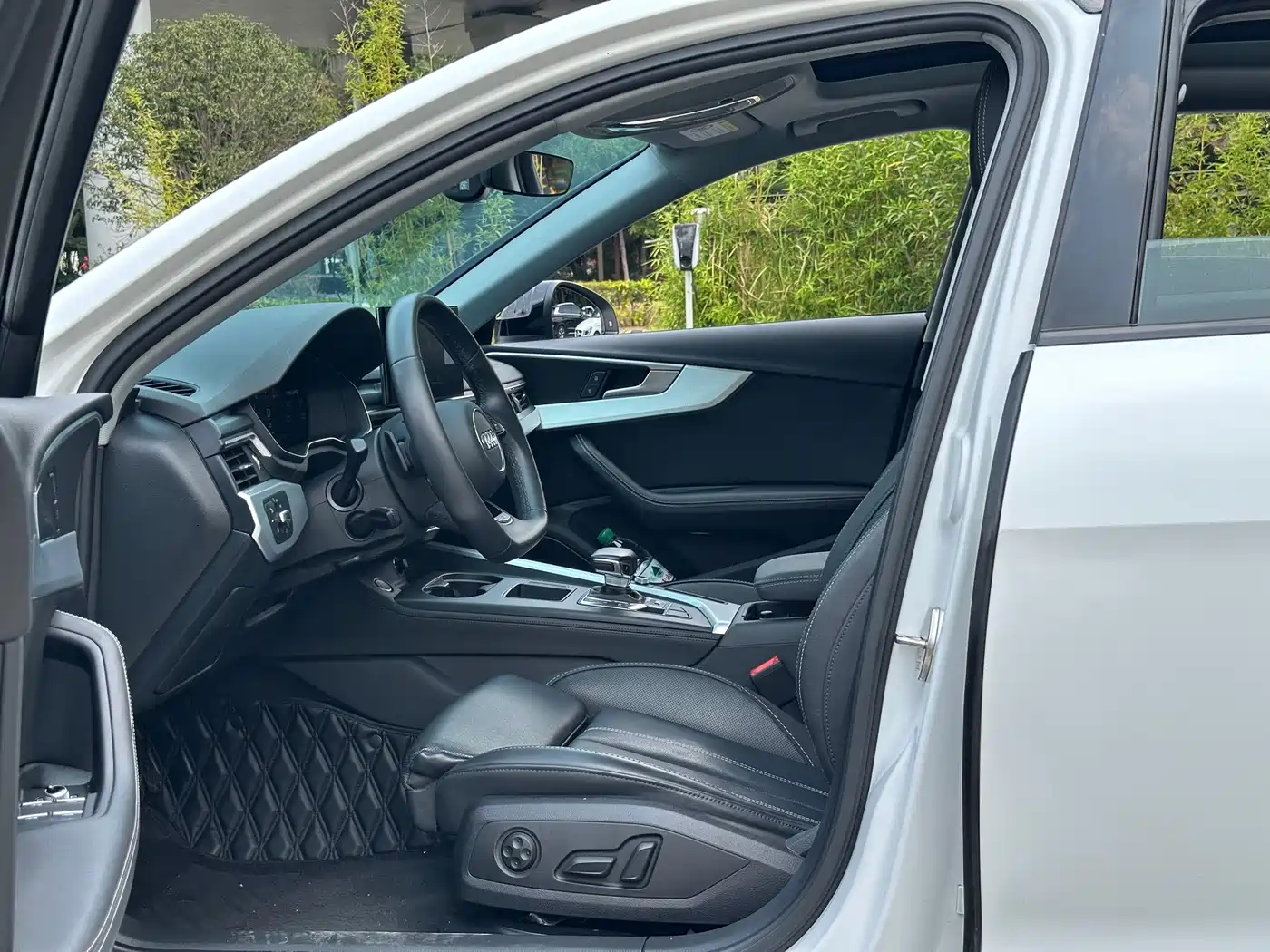 Audi A4L 2022 40 TFSI Luxury Dynamic фото 4
