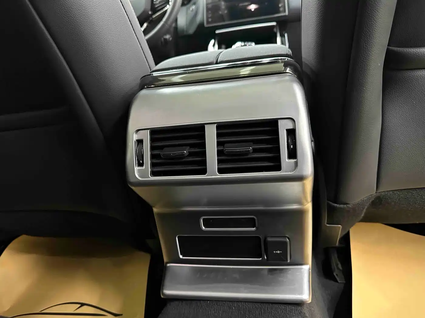 Land Rover Range Rover Velar 2024 S фото 12