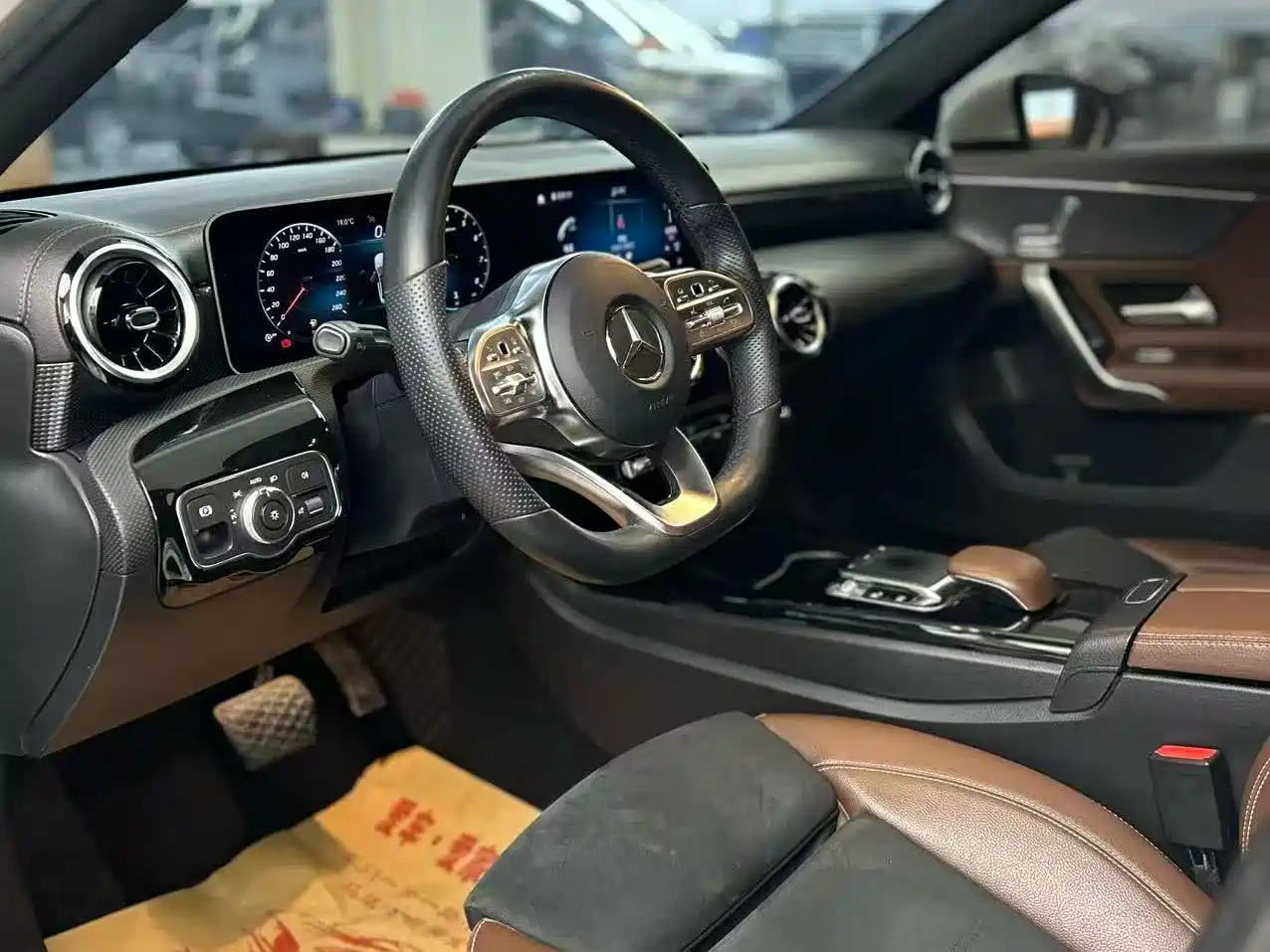 Mercedes-Benz A-Class 2019 A 200 L Sport Sedan фото 3