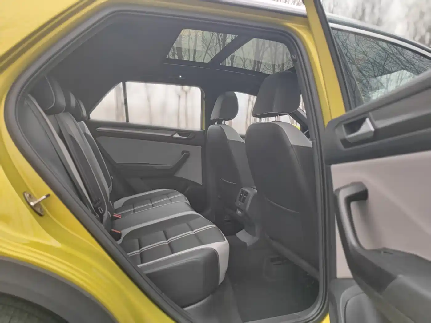 VOLKSWAGEN T ROC EXPLORING SONGS