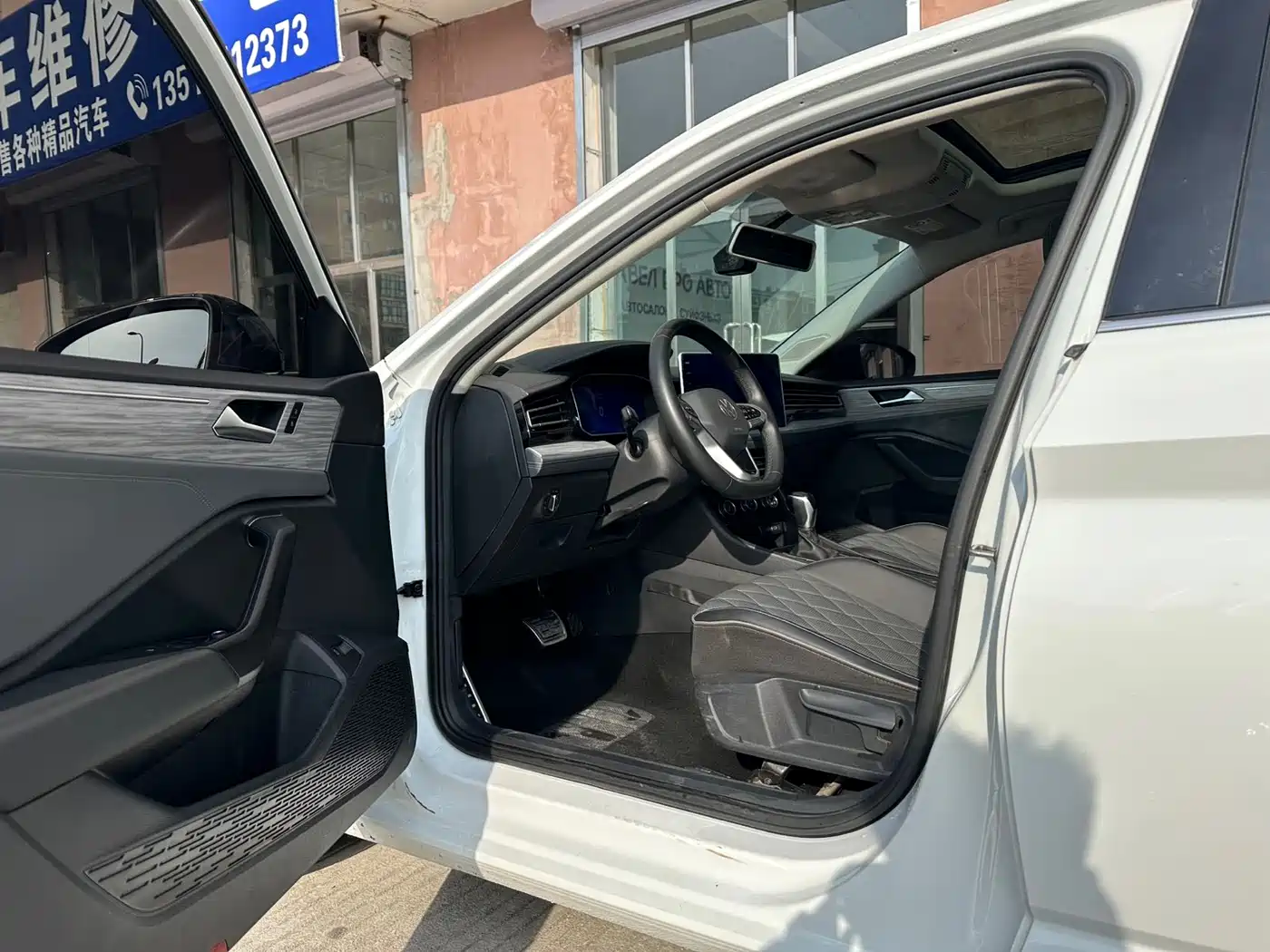 Volkswagen Sagitar 2023 Model Year 280TSI DSG Surpass Edition фото 7