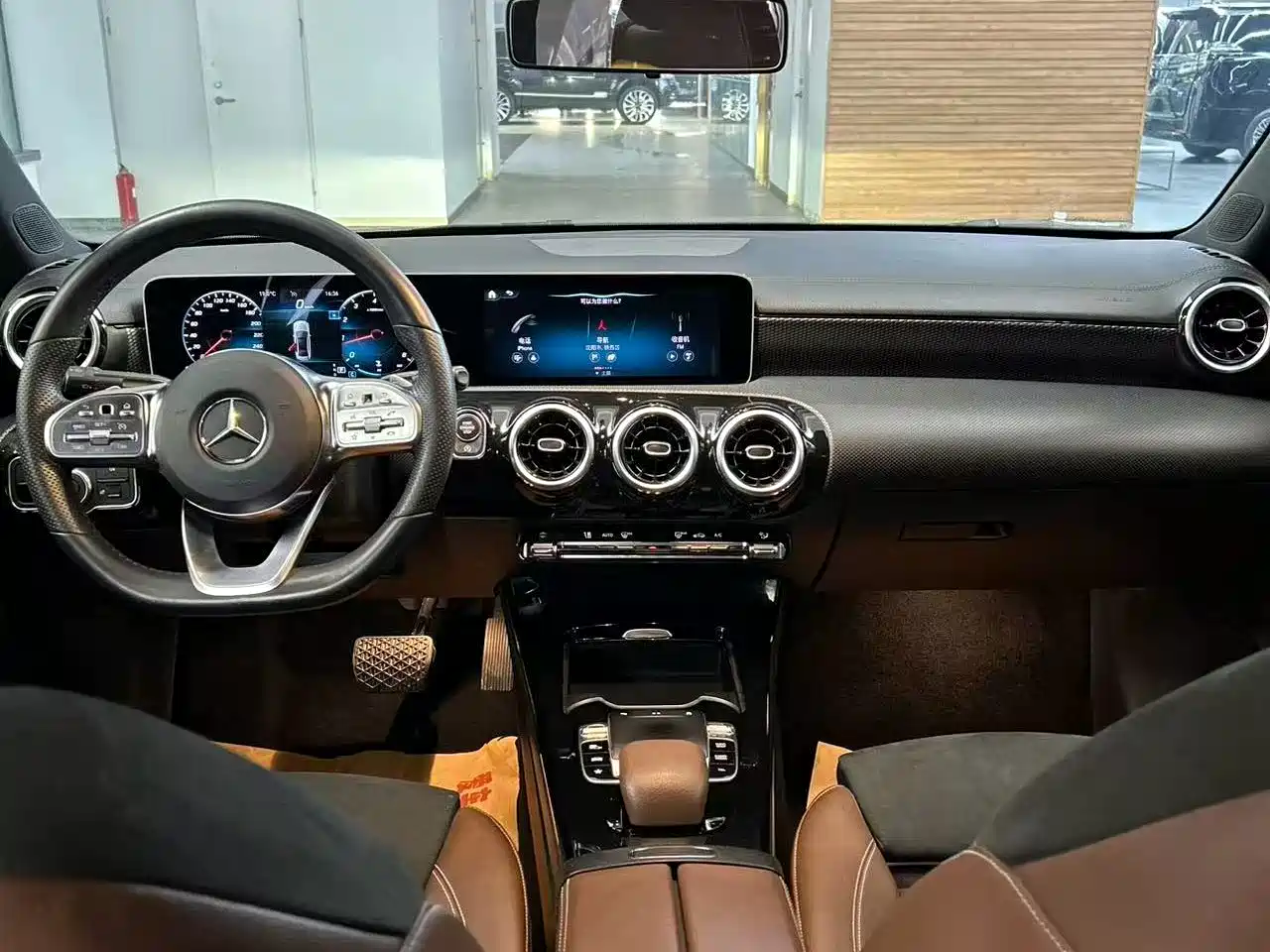Mercedes-Benz A-Class 2019 A 200 L Sport Sedan фото 5