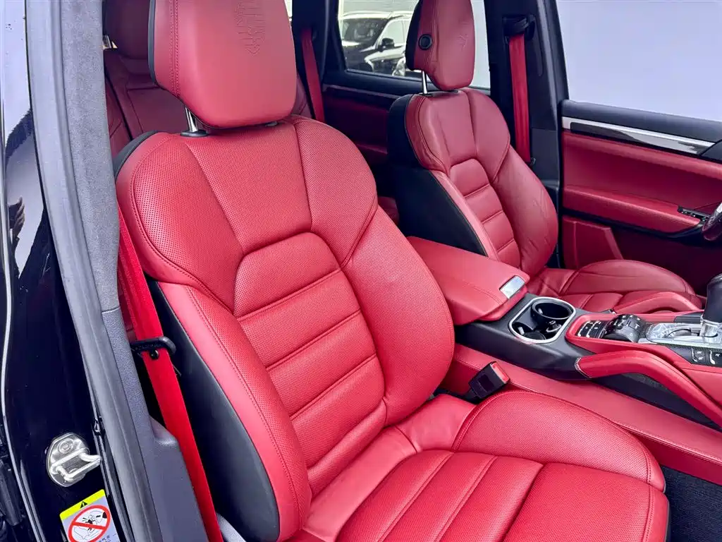 Porsche Cayenne 2013 Cayenne Turbo S 4.8T фото 22
