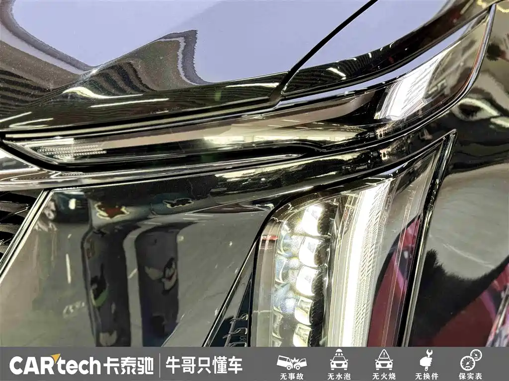 Cadillac XT5 2025 2.0T Luxury фото 12