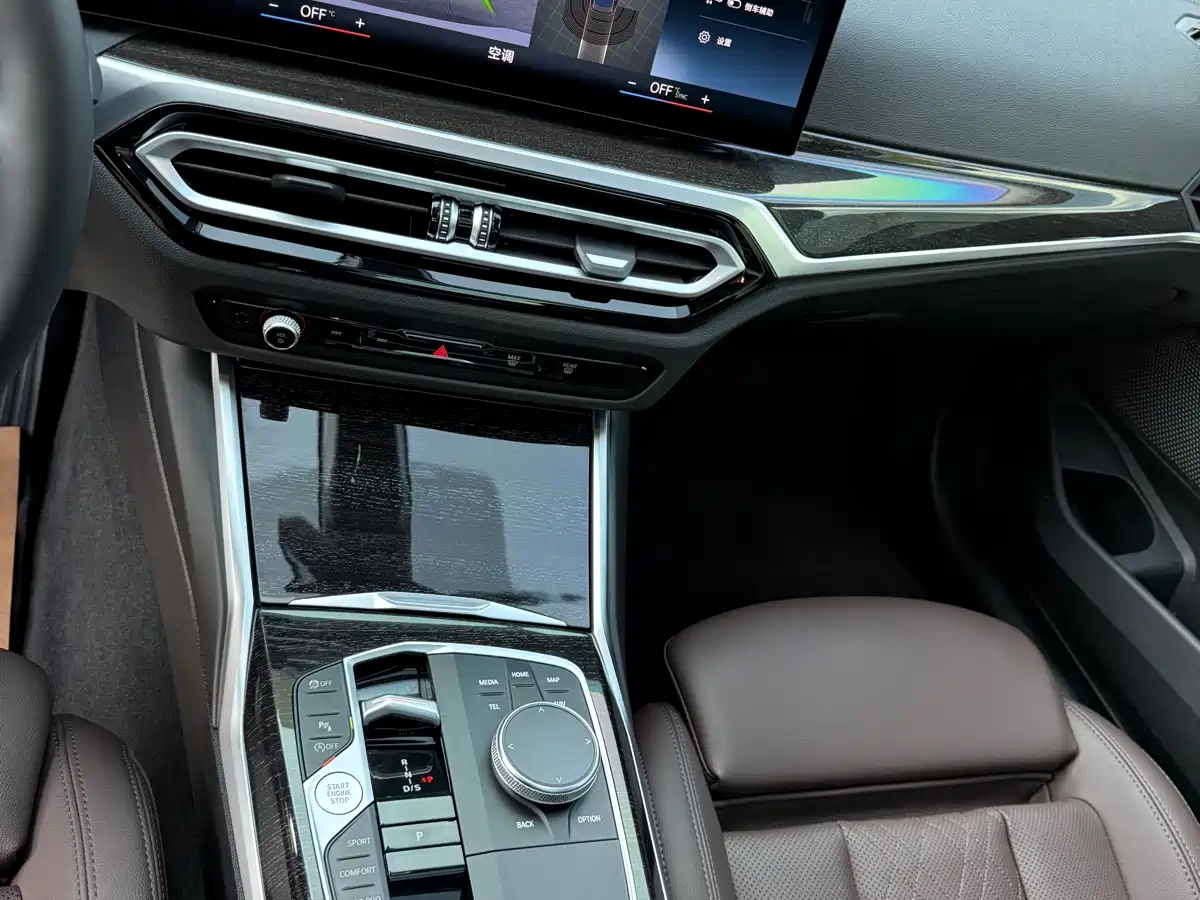 BMW 3 Series 2023 325Li M Sport Package фото 25