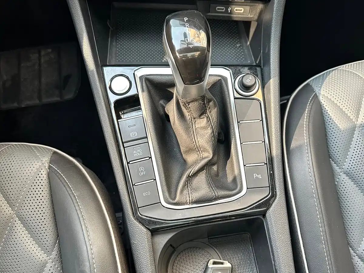Volkswagen Sagitar 2023 Model Year 280TSI DSG Surpass Edition фото 11