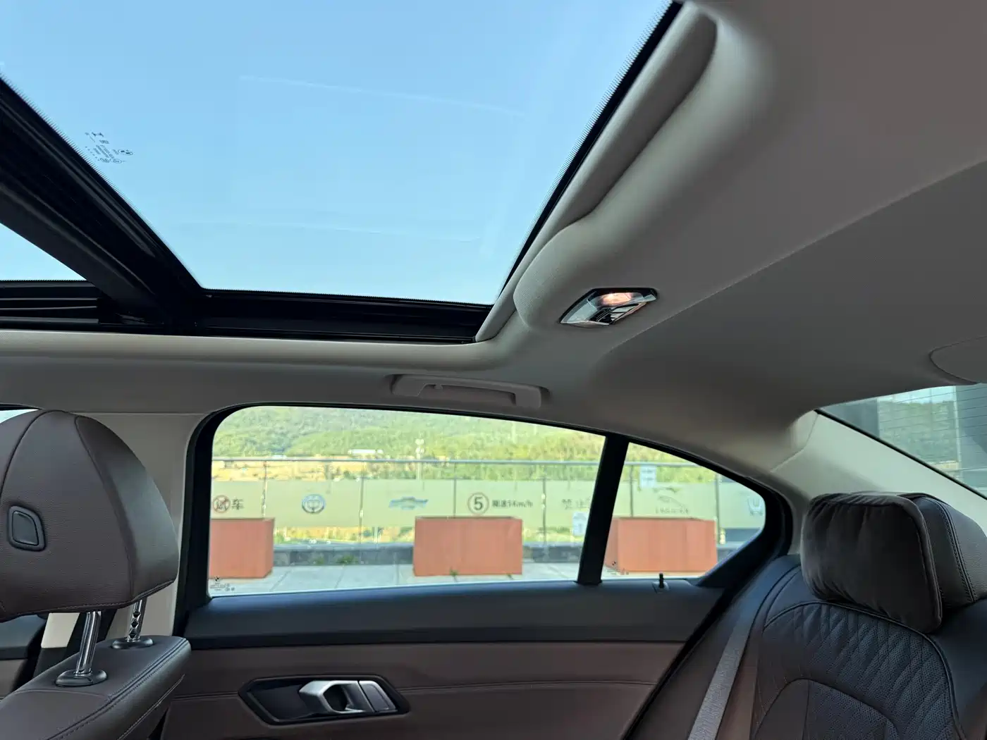 BMW 3 Series 2023 325Li M Sport Package фото 33