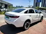 Фото 9 - Geely Geometry A