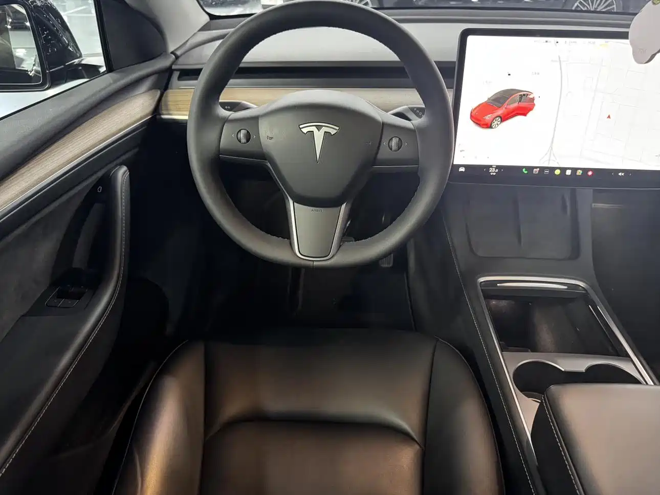 Photo 10 - Tesla Model Y