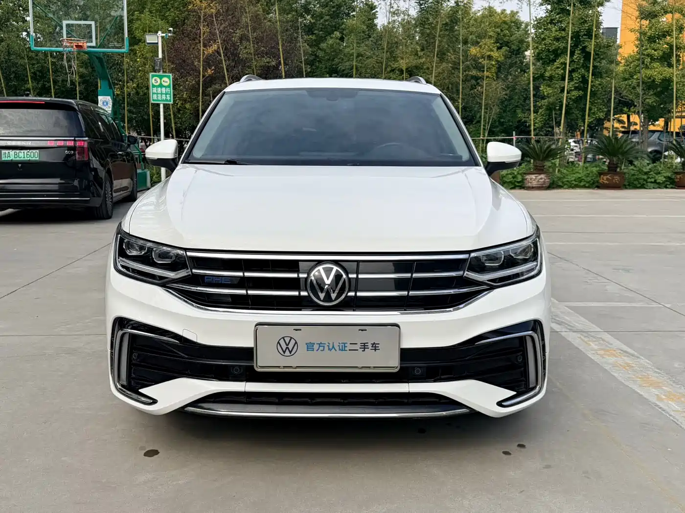Volkswagen Tiguan L PHEV 2022 430PHEV Plug-in Hybrid Premium фото 2