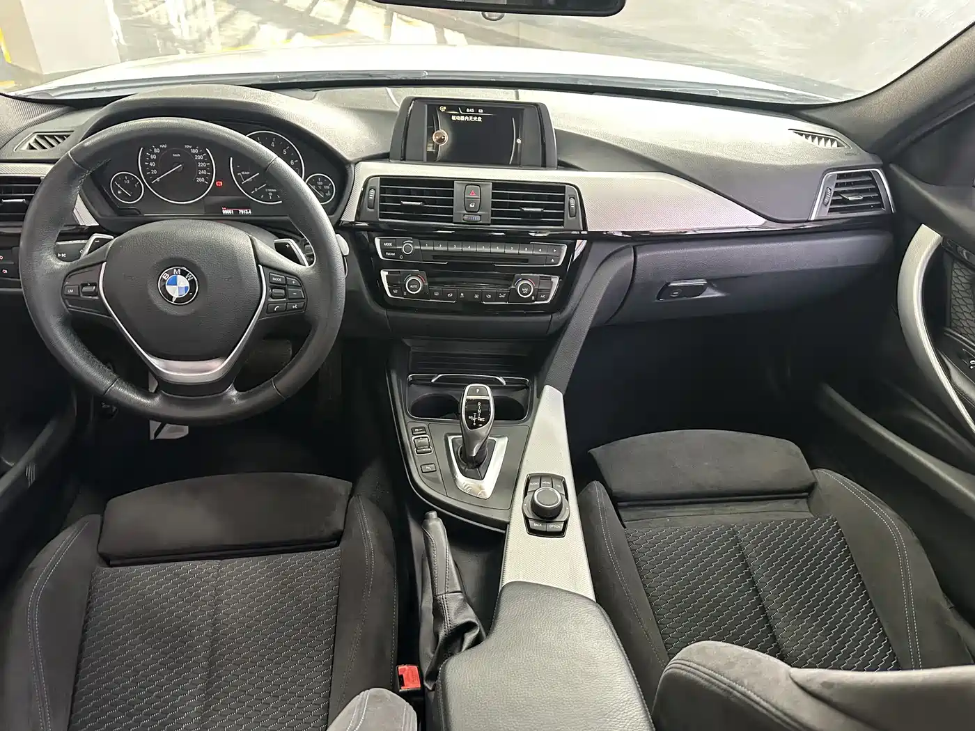 BMW 3 Series 2017 320i M Sport фото 9