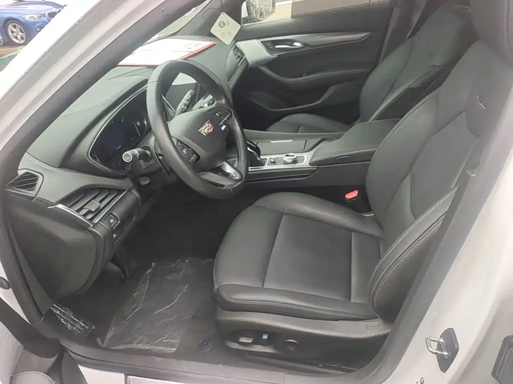 صورة 15 - Cadillac CT5