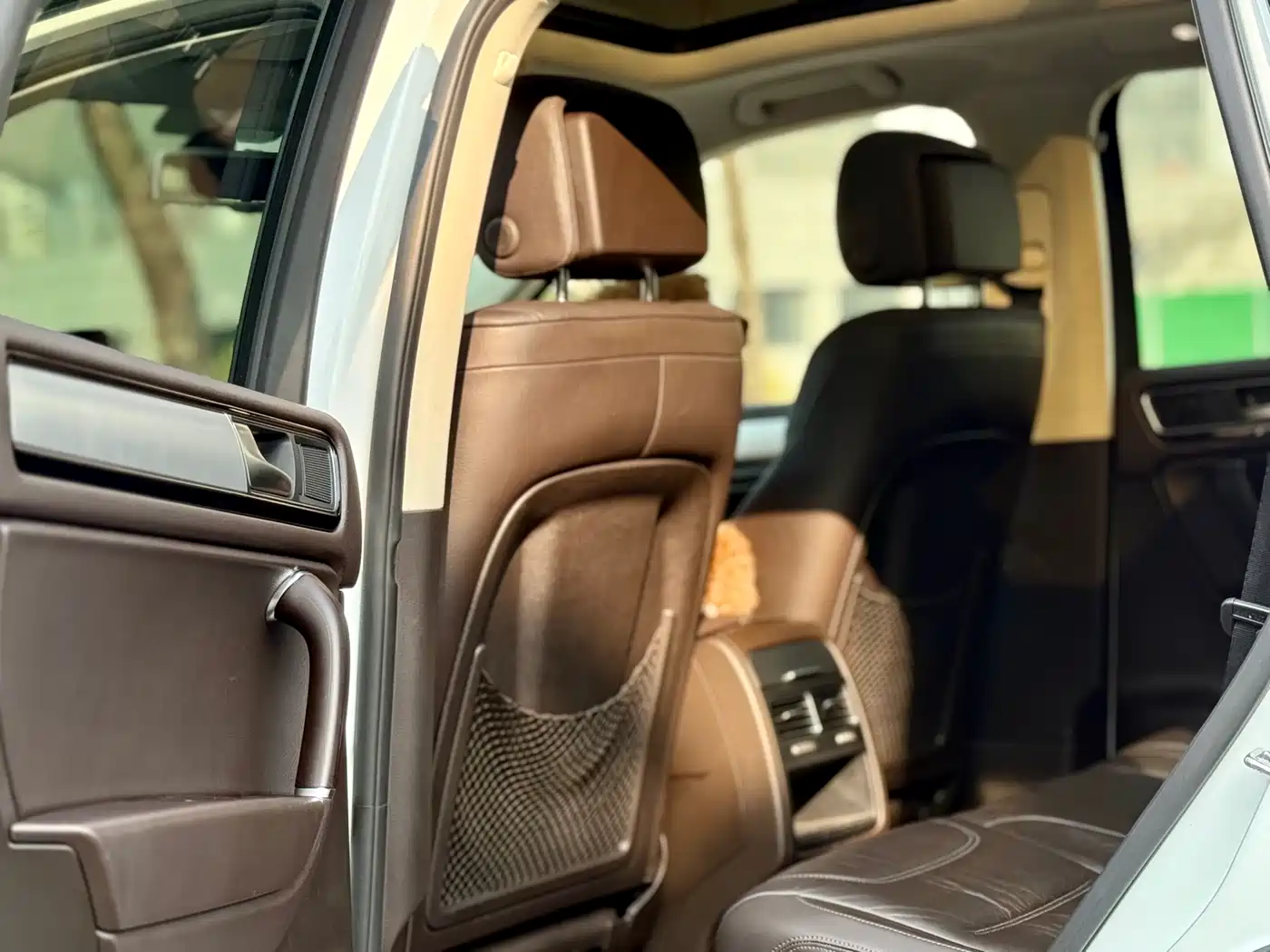 Volkswagen Touareg 2016 3.0TSI Glamour Edition фото 12