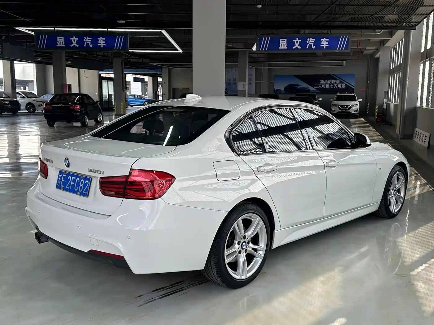 BMW 3 Series 2017 320i M Sport фото 5