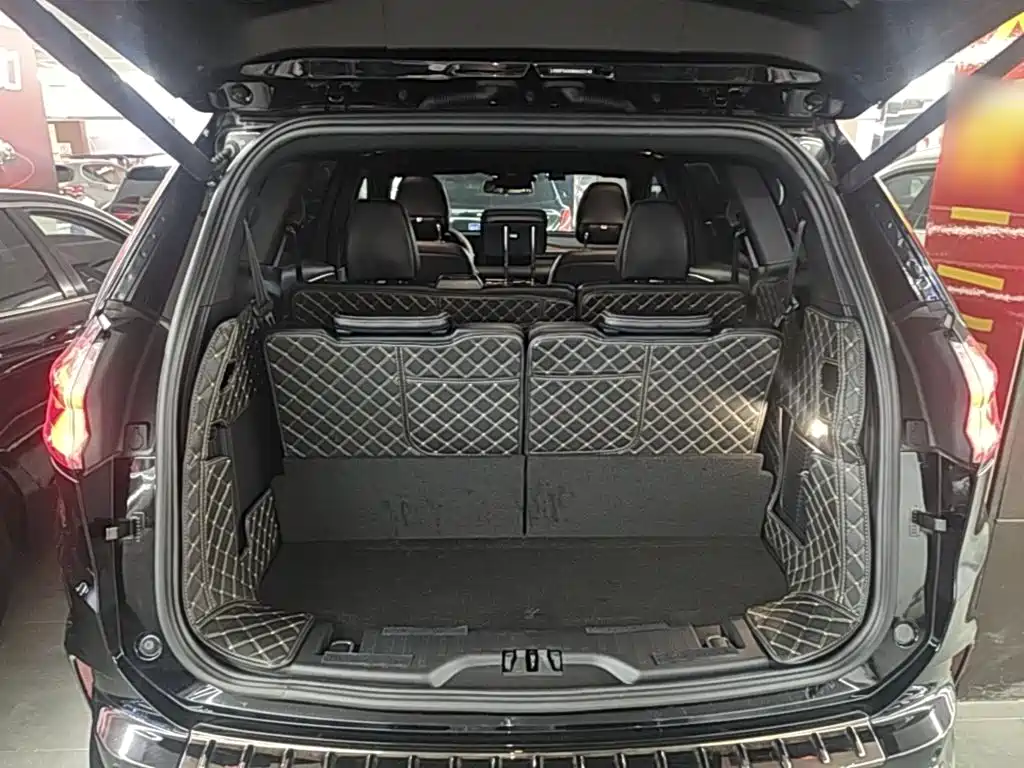 Фото 19 - Ford Edge