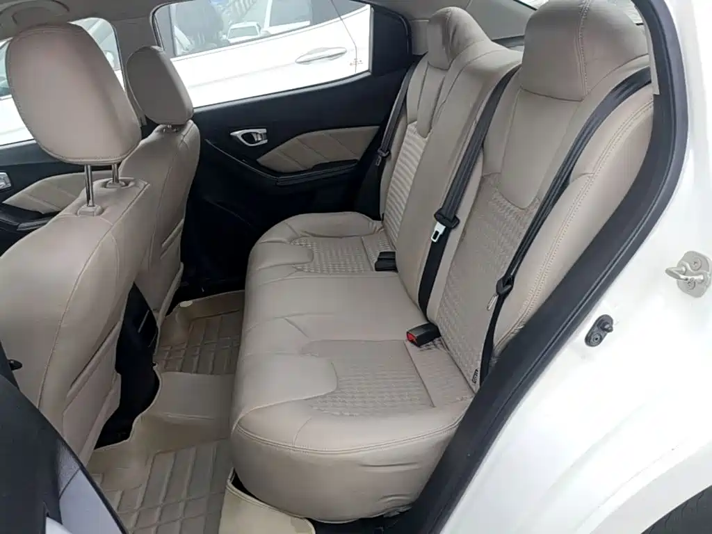 GAC Trumpchi Trumpchi GA3S Vision 2014 2014 1.6L Manual Luxury Edition