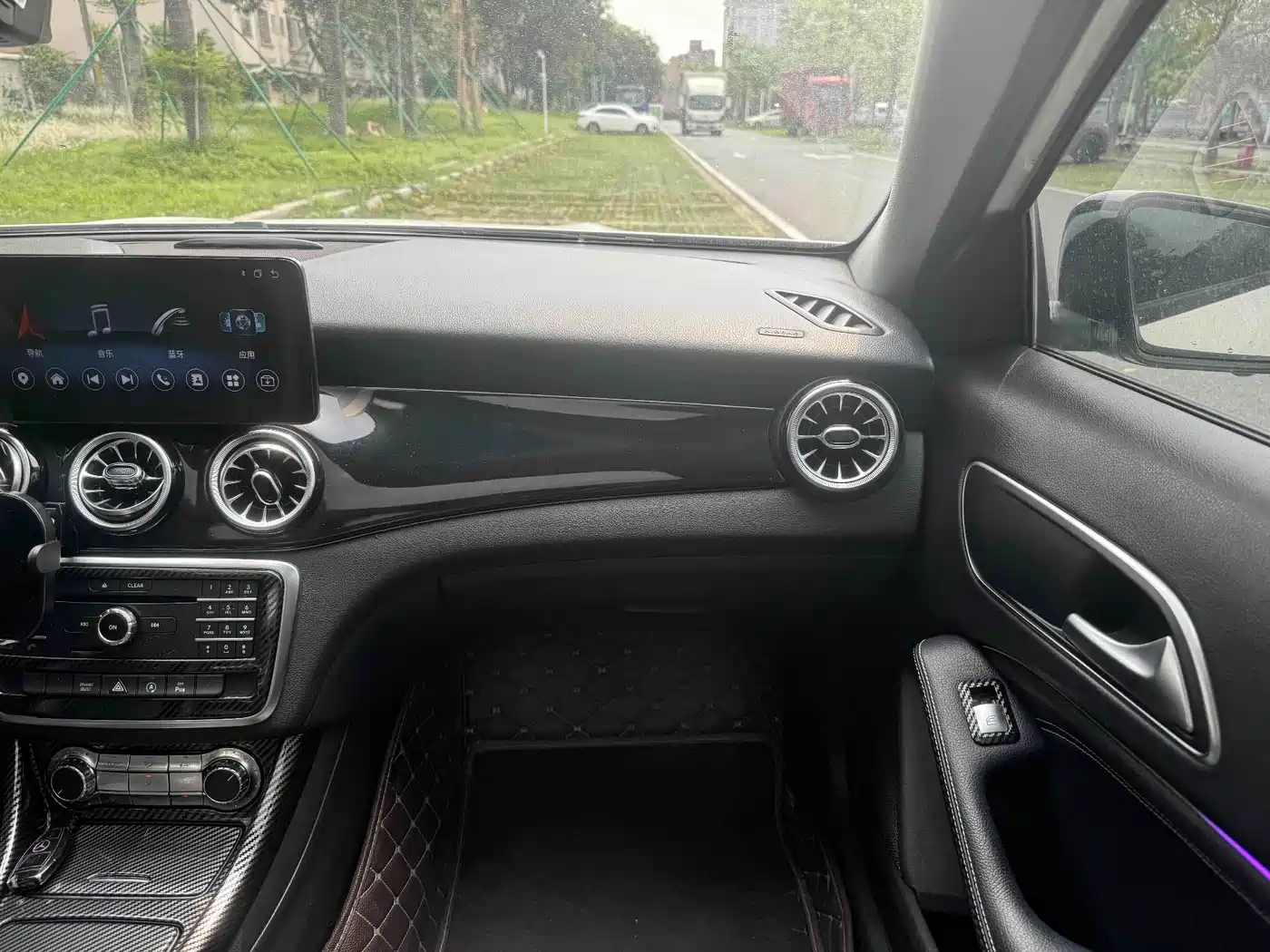 Mercedes-Benz GLA 2016 GLA 200 Dynamic фото 12