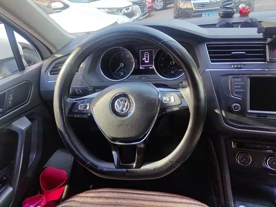 Фото 15 - Volkswagen Tiguan L