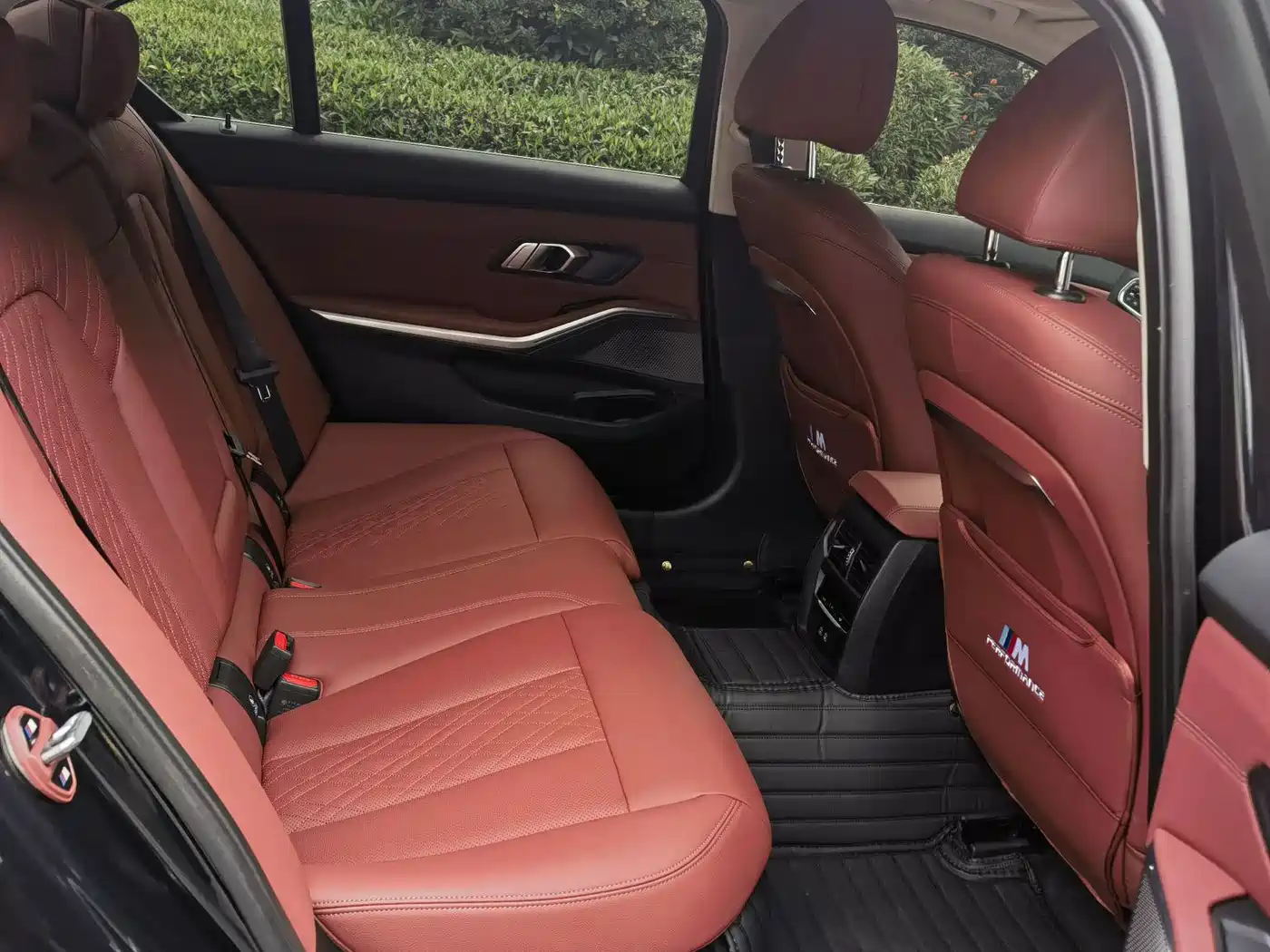BMW 3 Series 2025 325Li M Sport Package фото 23