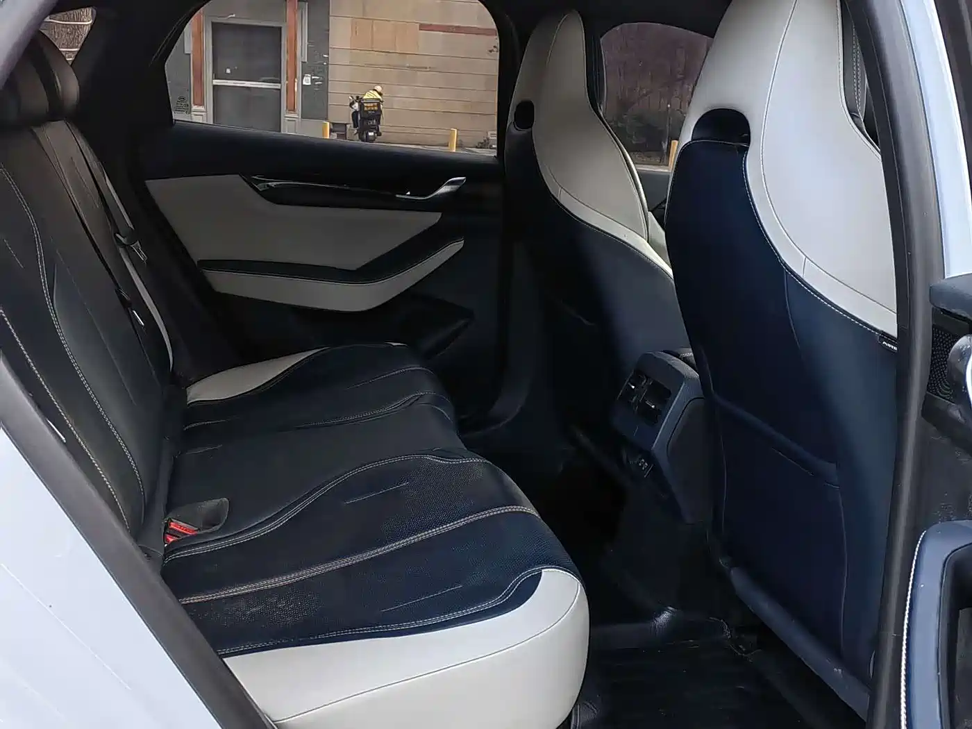 BYD Qin PLUS 2023 Champion Edition DM-i 55KM Leading фото 12