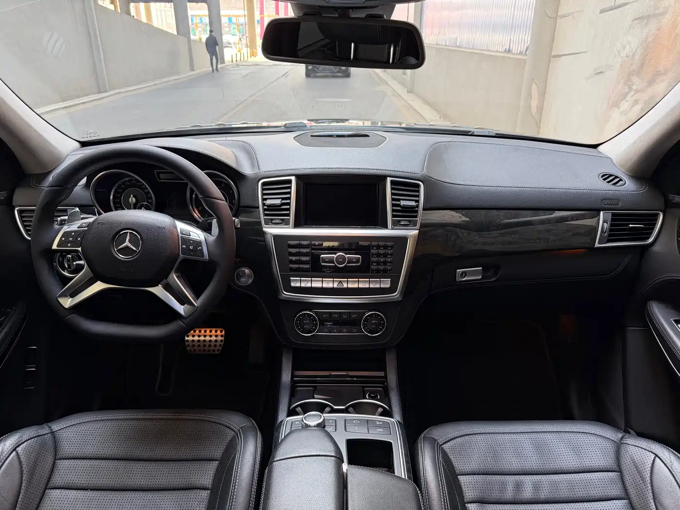 Mercedes-Benz GL-Class AMG 2014 AMG GL 63 фото 14