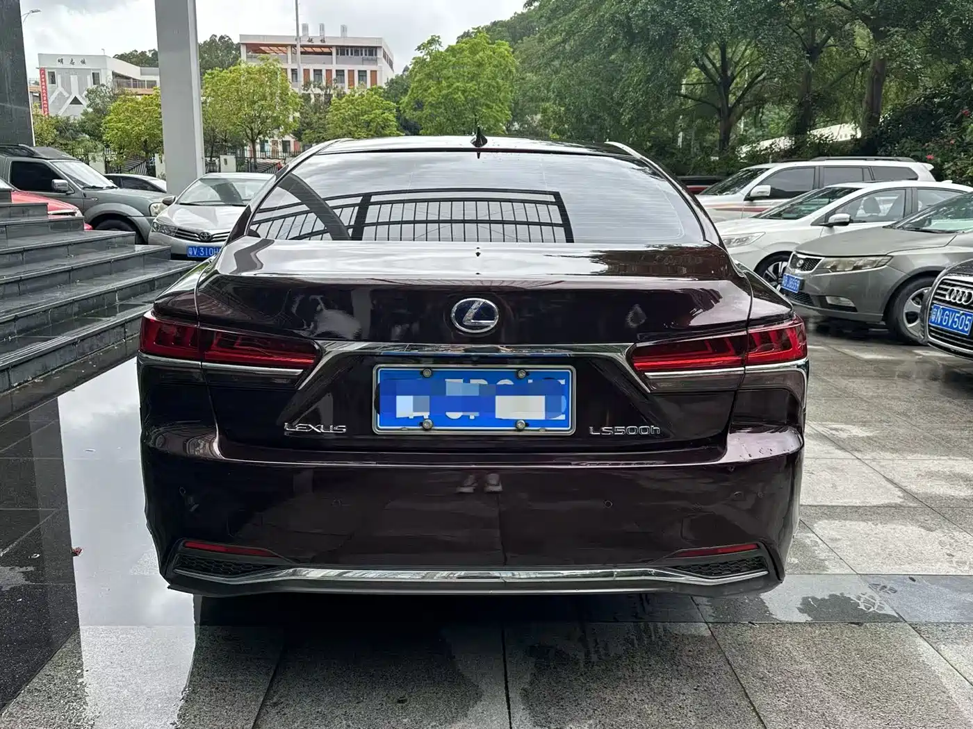 Lexus LS 2018 500h Luxury Edition China V фото 8