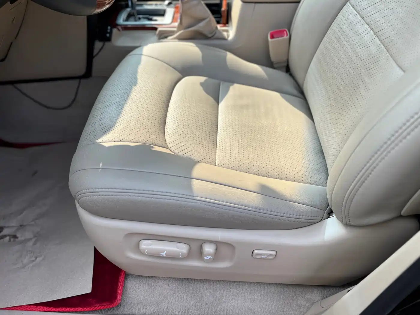 Toyota Land Cruiser (Import) 2015 4.0L V6 Middle East Limited Edition фото 10