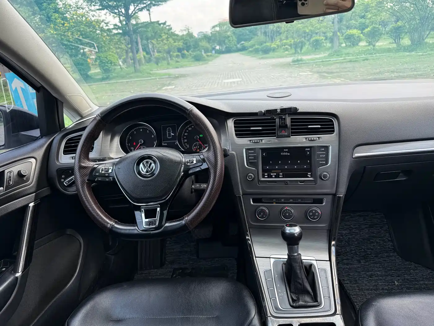 Volkswagen Golf 2014 1.6L Automatic Comfort фото 15