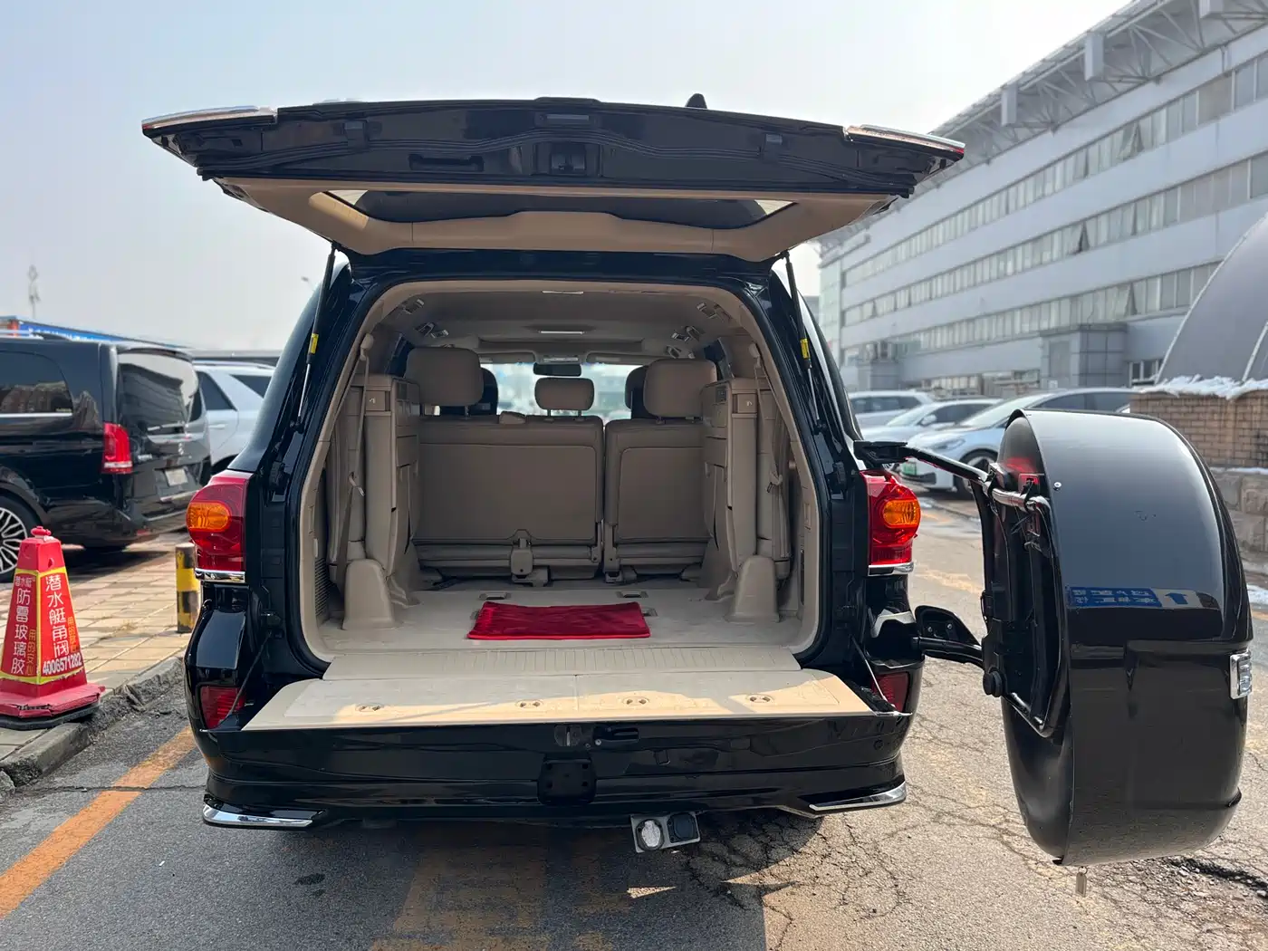 Toyota Land Cruiser (Import) 2015 4.0L V6 Middle East Limited Edition фото 32