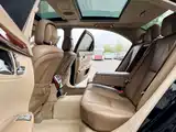 Photo 19 - Mercedes-Benz S-Class