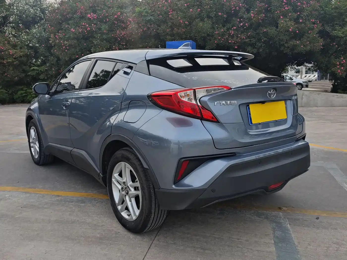 Toyota C-HR 2021 2.0L Luxury Edition фото 14