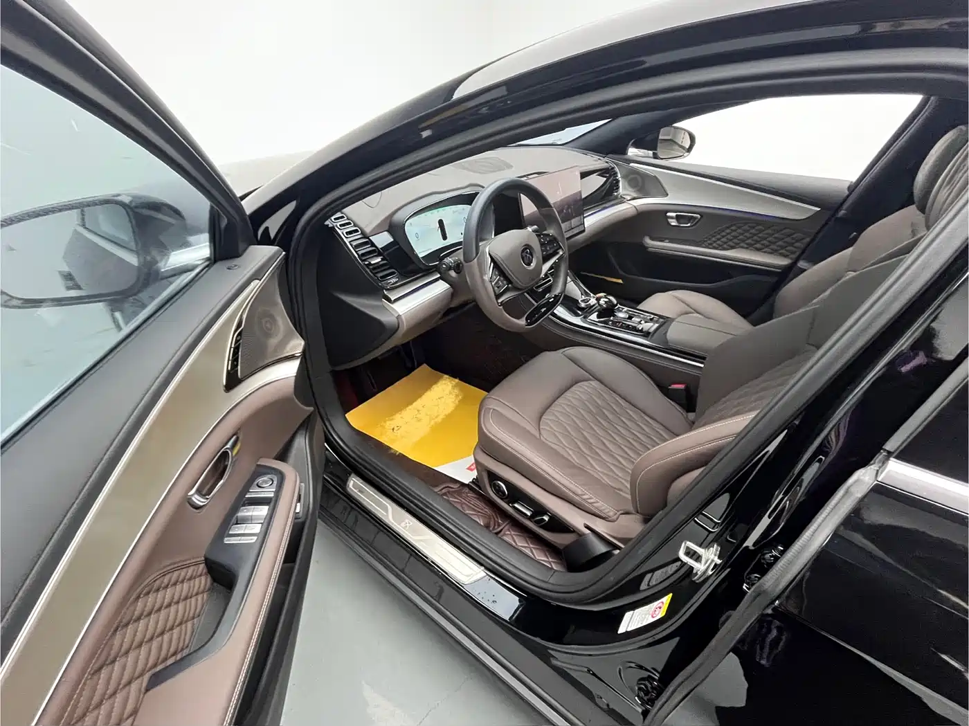 BYD Han 2024 DM-i Glory Edition 121KM Premium фото 14
