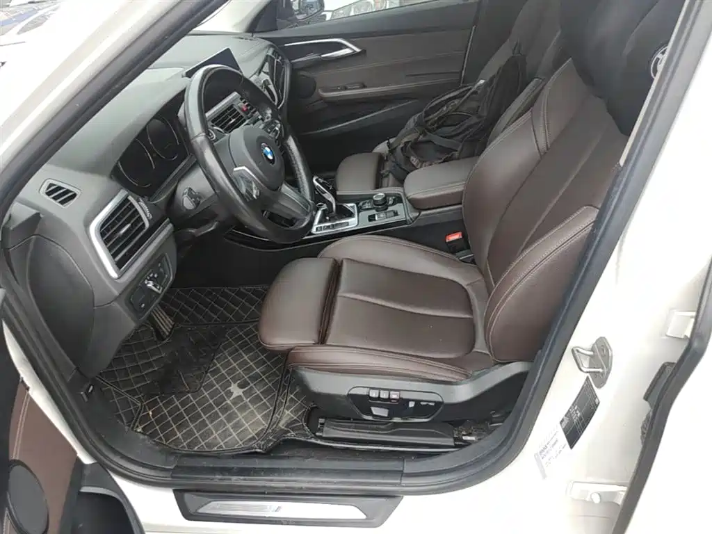 BMW 1 Series 2020 Model 120i M Sport Package фото 15