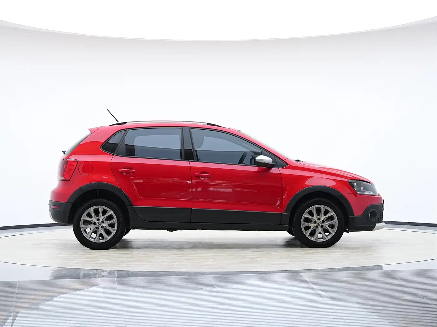 Volkswagen Polo 2014 1.6L Cross Polo Automatic фото 3