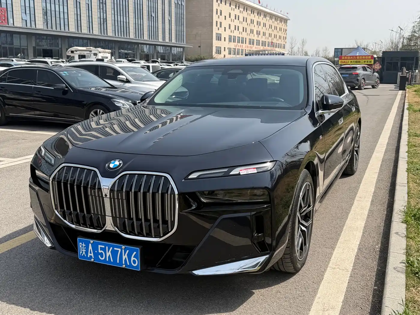 BMW 7 Series 2023 Model 735Li M Sport Package фото 2