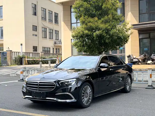 MERCEDES-BENZ E CLASS