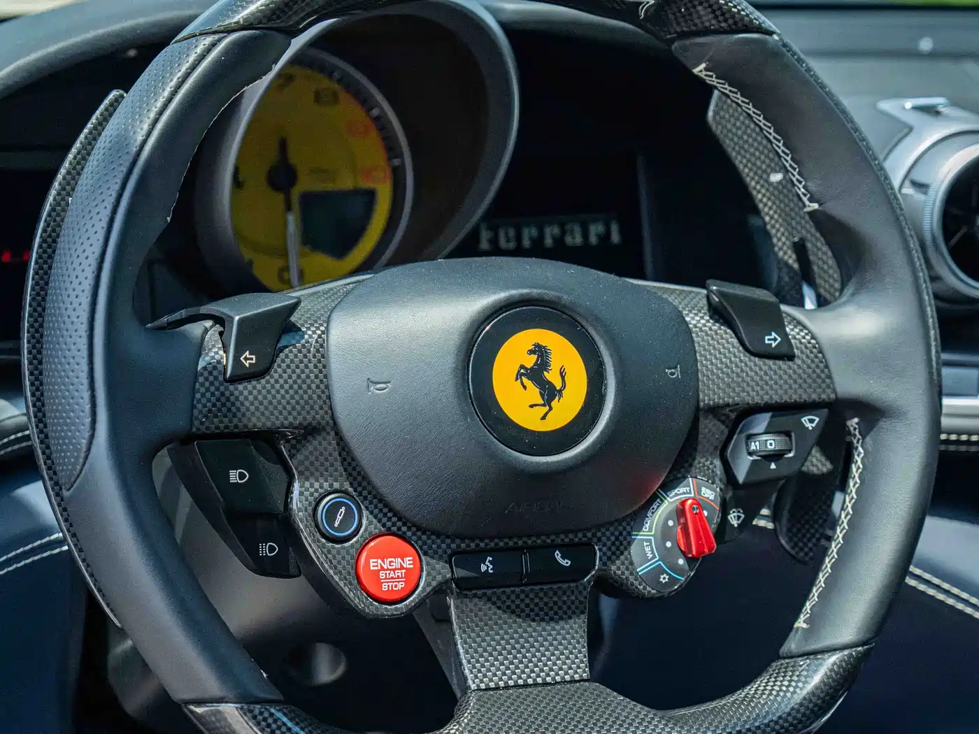 Ferrari GTC4Lusso 2016 6.3L V12 фото 13
