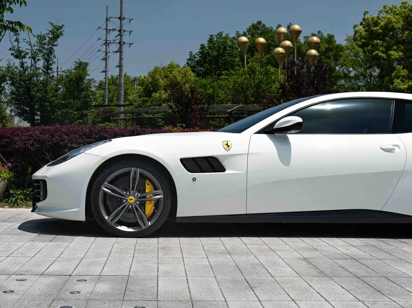 Ferrari GTC4Lusso 2016 6.3L V12 фото 6