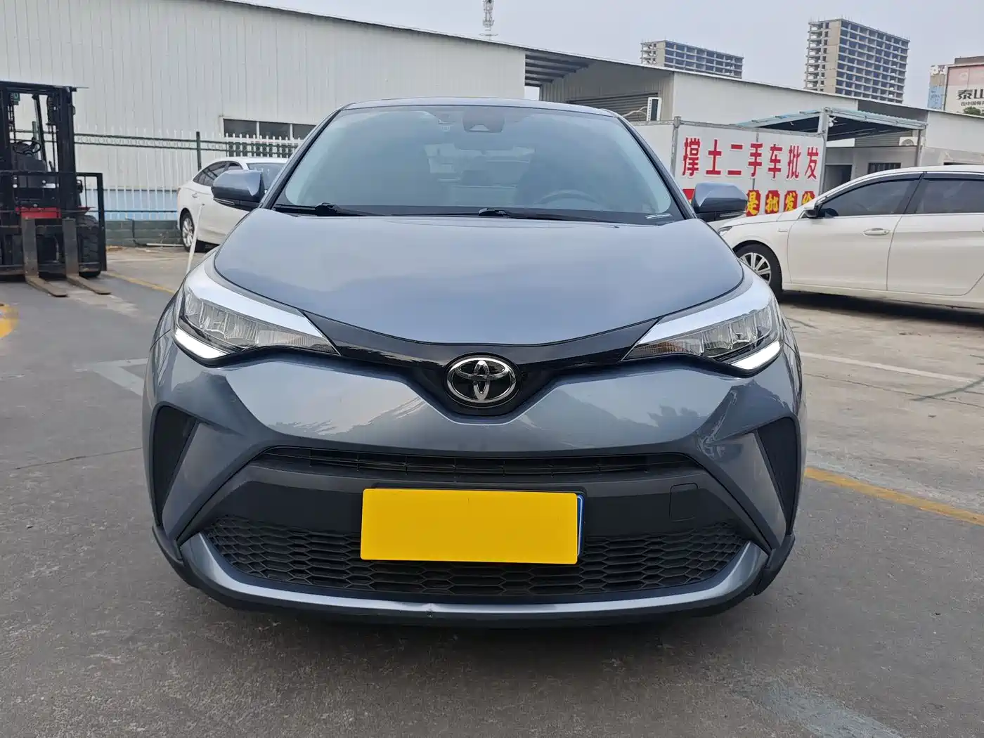 Toyota C-HR 2021 2.0L Luxury Edition фото 2