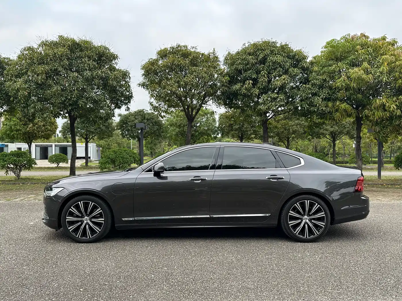 VOLVO S90 PLUG-IN HYBRID