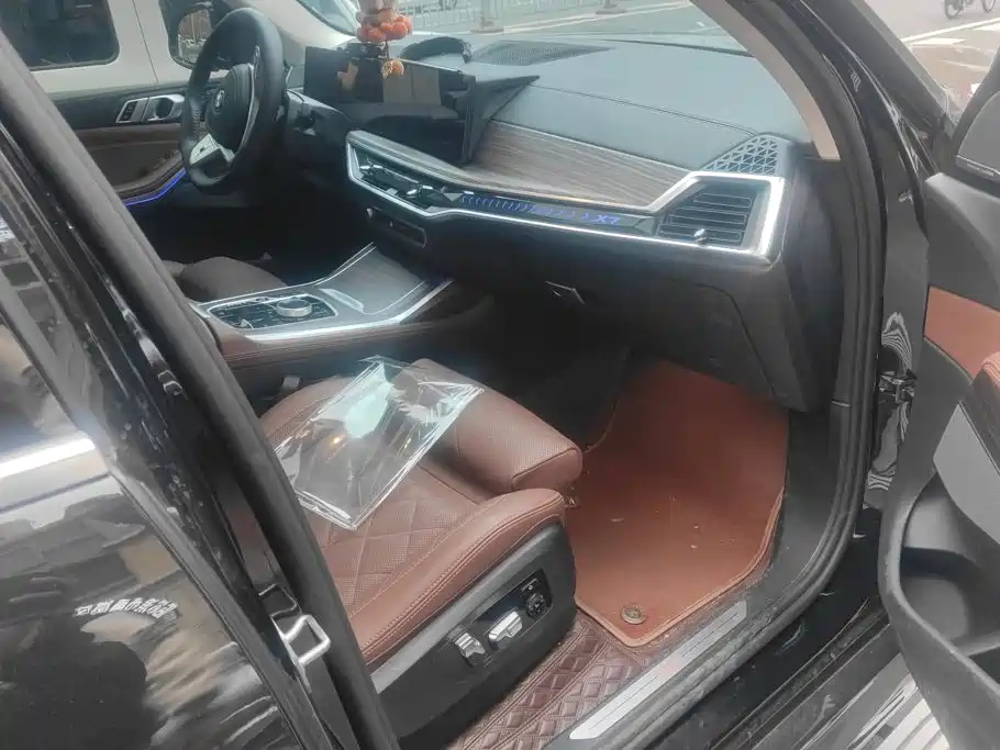 BMW X7 2024 2023 xDrive40i Leading Luxury Package