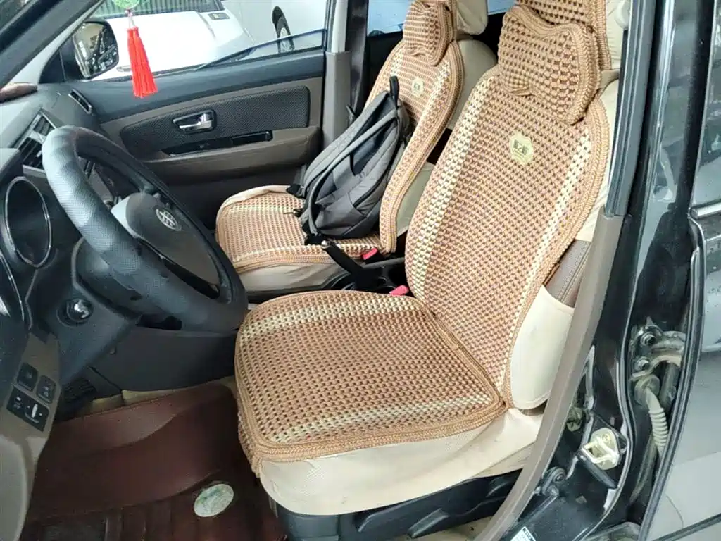 FAW Senya S80 2015 2015 1.5L Automatic 5-Seater Urban Edition