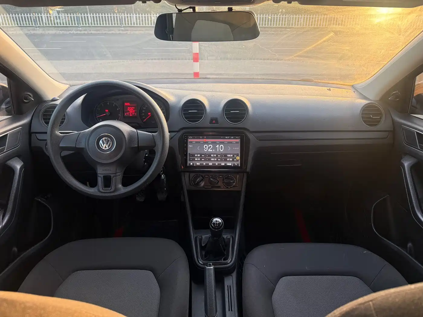 Volkswagen Jetta 2015 1.6L Manual Trend фото 8