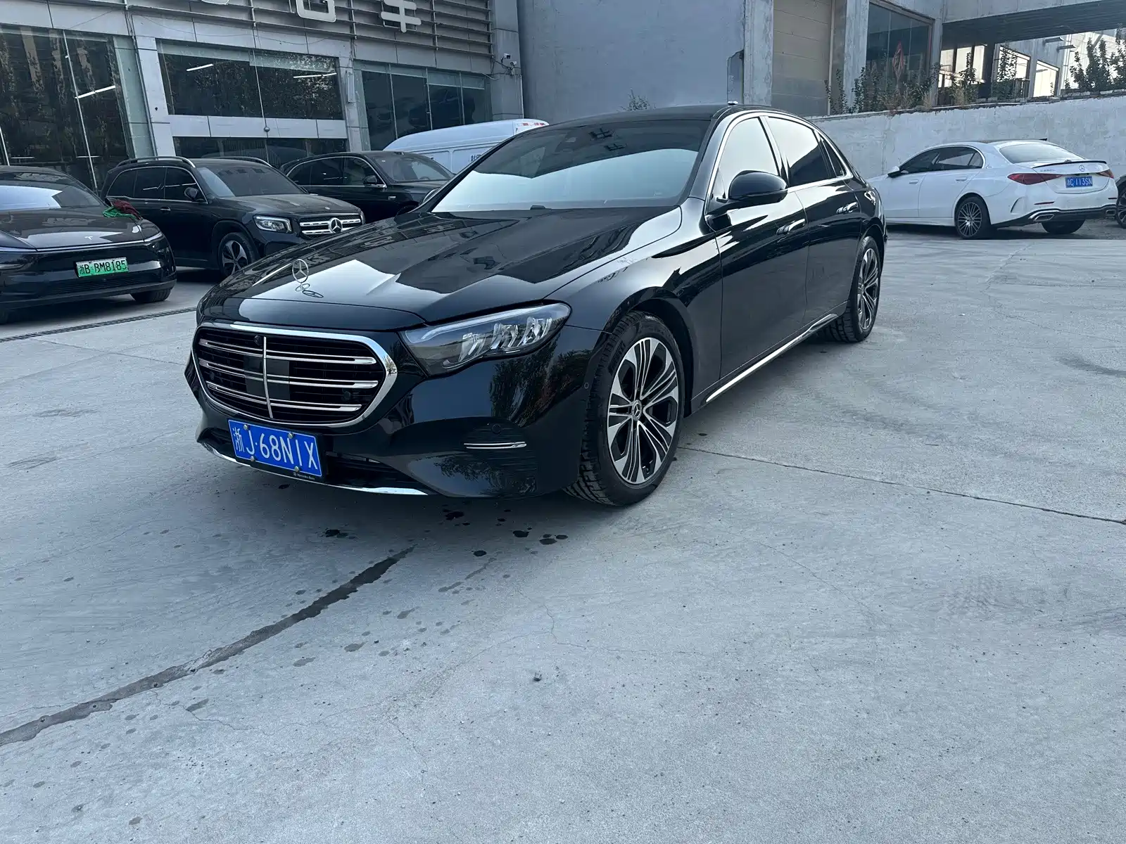 Фото 3 - Mercedes-Benz E-Class