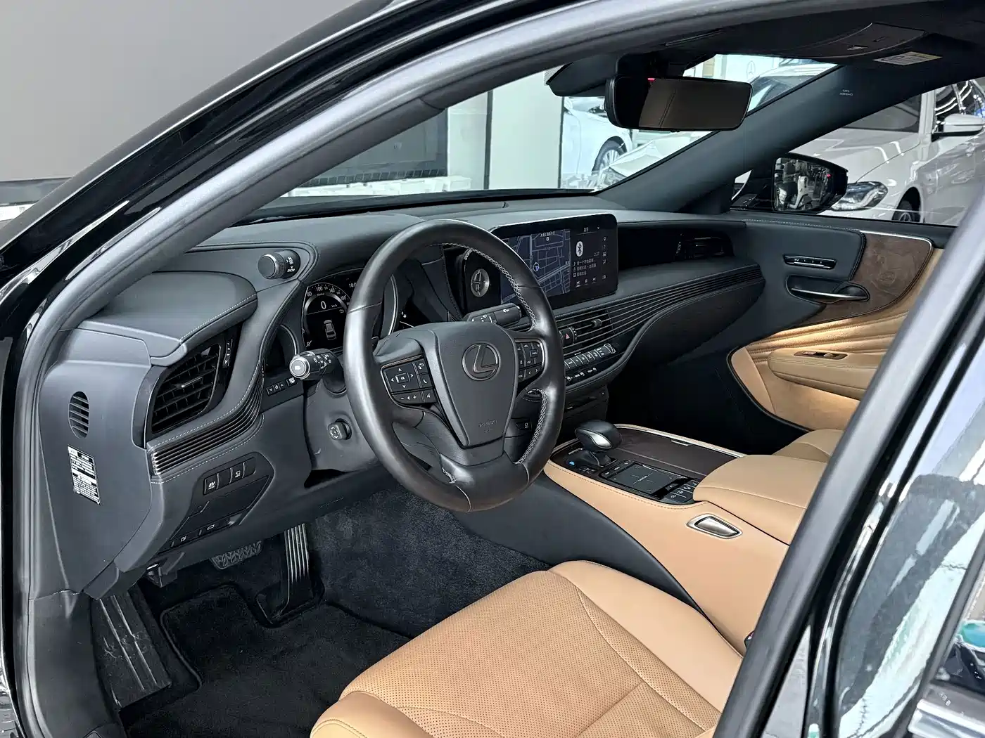 Lexus LS 2022 2021 500h Excellence Edition