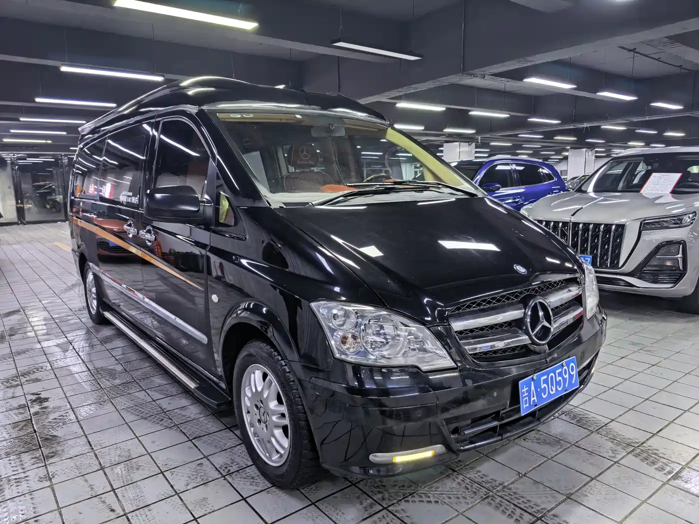 Mercedes-Benz Vito 2013 Model 3.0L Elite Edition фото 3