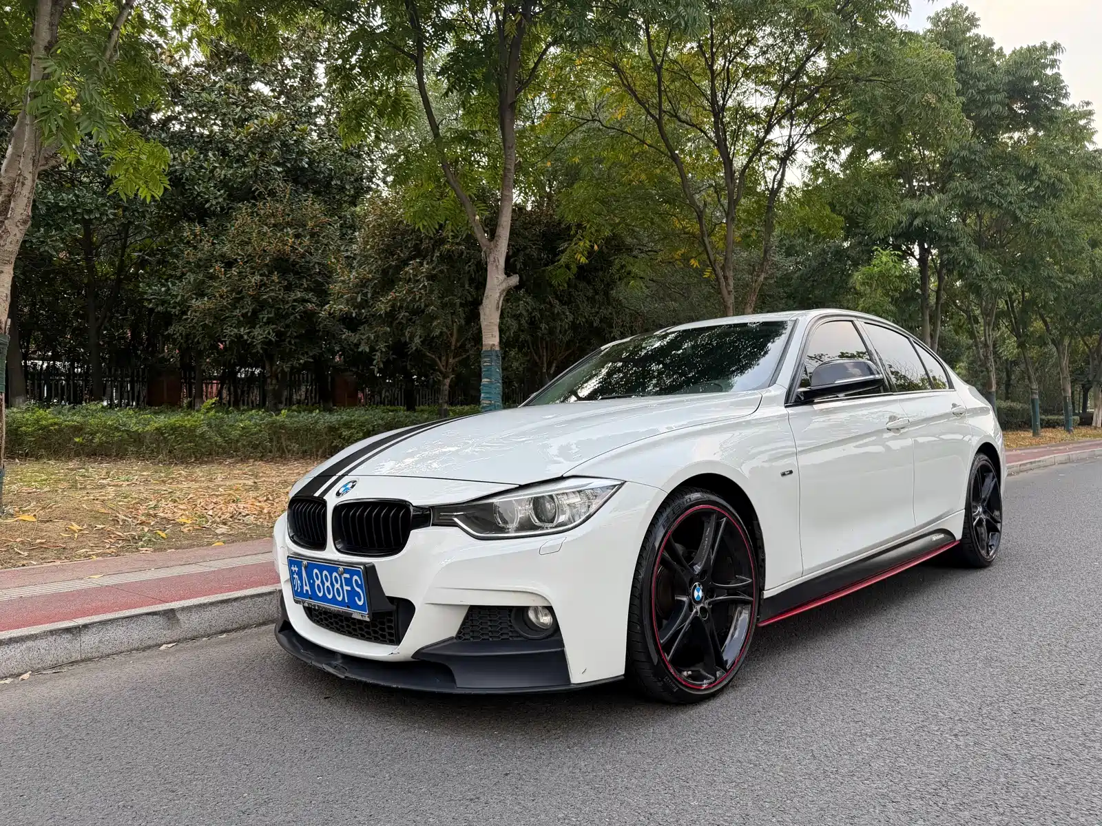 Photo 1 - BMW 3 Series (Import)